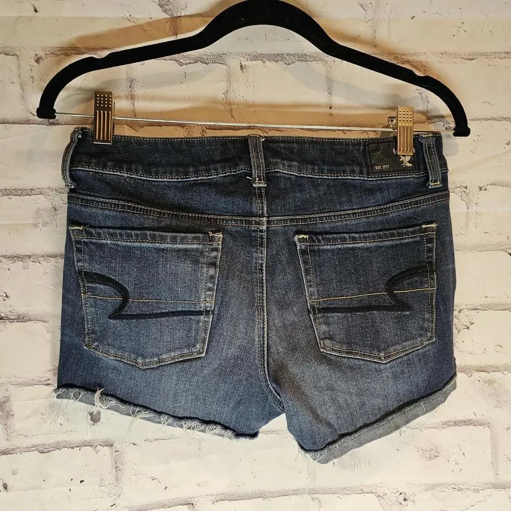 AE Medium Wash Shorts Size 4